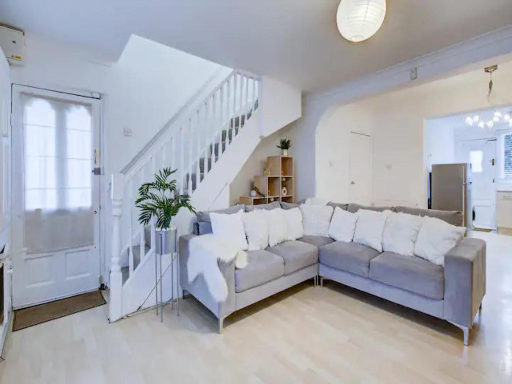 Pass The Keys Charming 2 Bedroom House Good Transport And Parking Casa de Férias